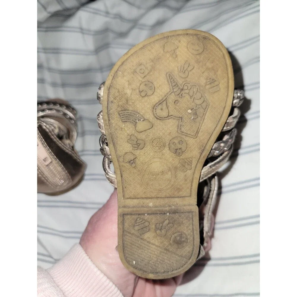 Wonder Nation sandals